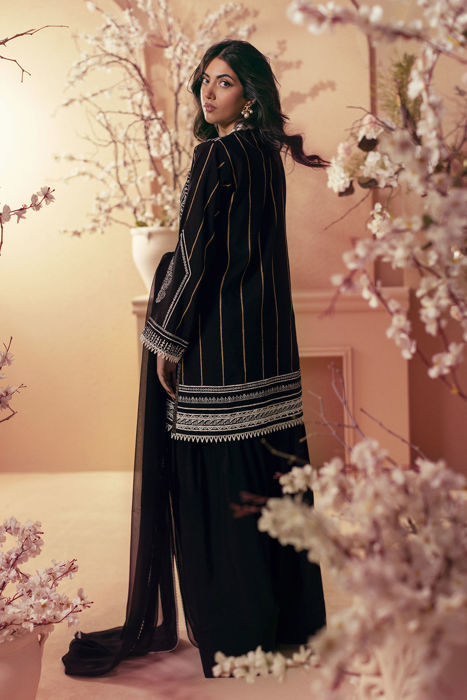 Yasna (Shirt, Pants & Dupatta)